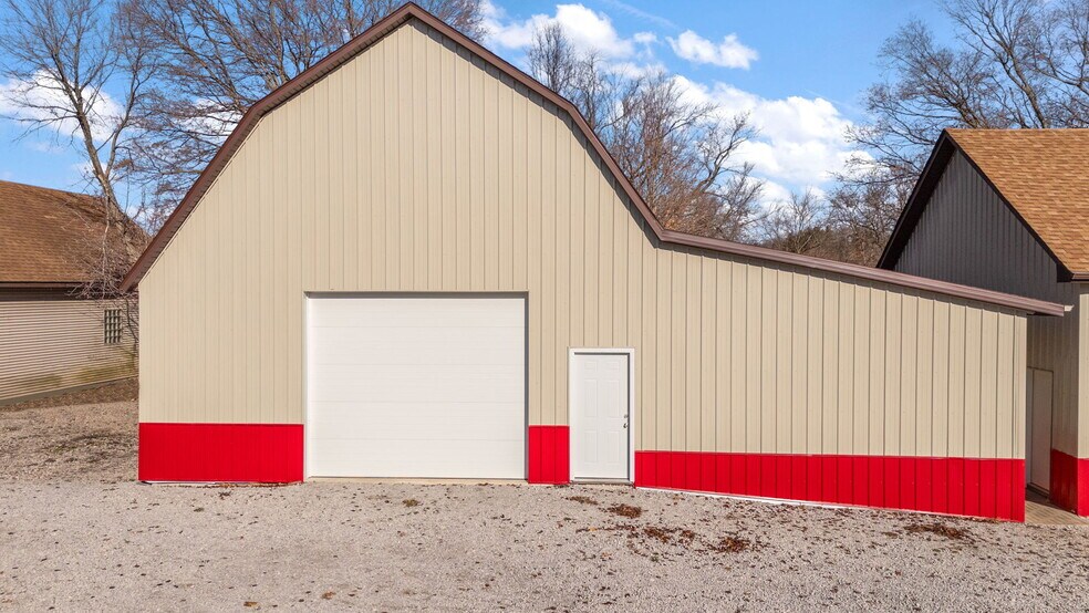 More Photos Of 345 N 400 E, Valparaiso Warehouse For Lease