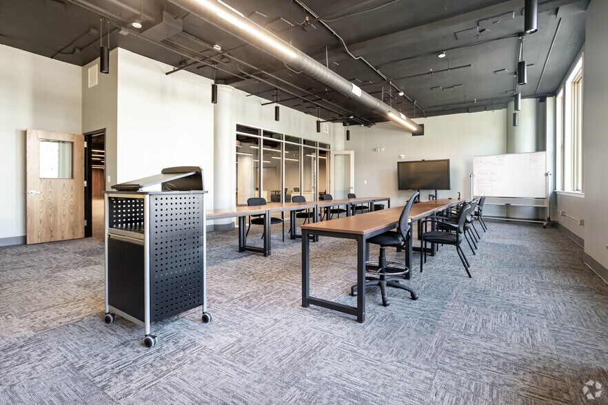 More Photos Of 260 E Main St, Rochester Medical For Lease