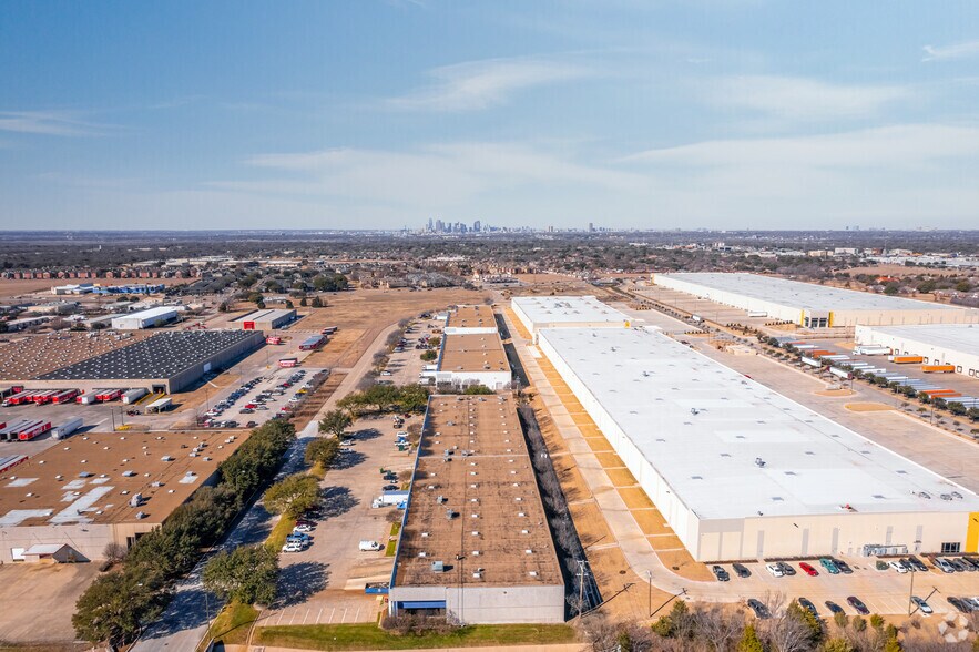 More Photos Of 8311 Eastpoint Dr, Dallas Distribution For Lease