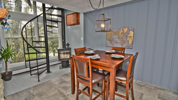 More Photos Of 2735 PA-390, Canadensis Hospitality For Sale