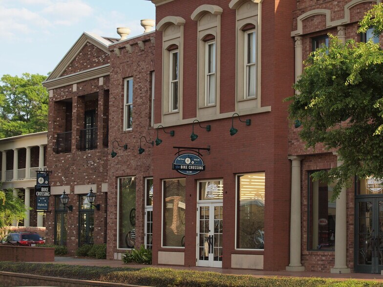 More Photos Of 113-115 W Jackson Ave, Ridgeland Unknown For Lease
