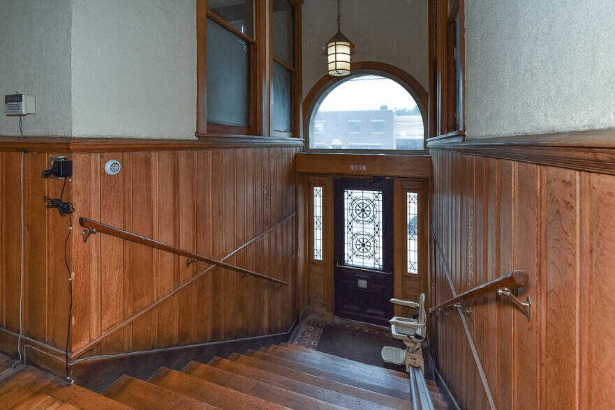 More Photos Of 4403 St Clair Ave, Cleveland Coworking Space