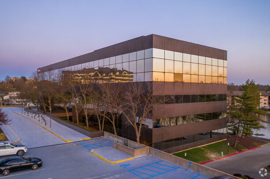 More Photos Of 12400 Olive Blvd, Saint Louis Office For Lease