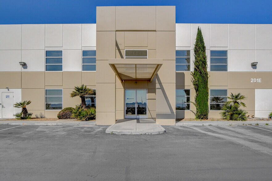 More Photos Of 201 E Mayflower Ave, North Las Vegas Warehouse For Lease