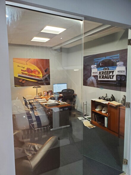 More Photos Of 5791 NW 37th Ave, Miami Manufacturing For Lease