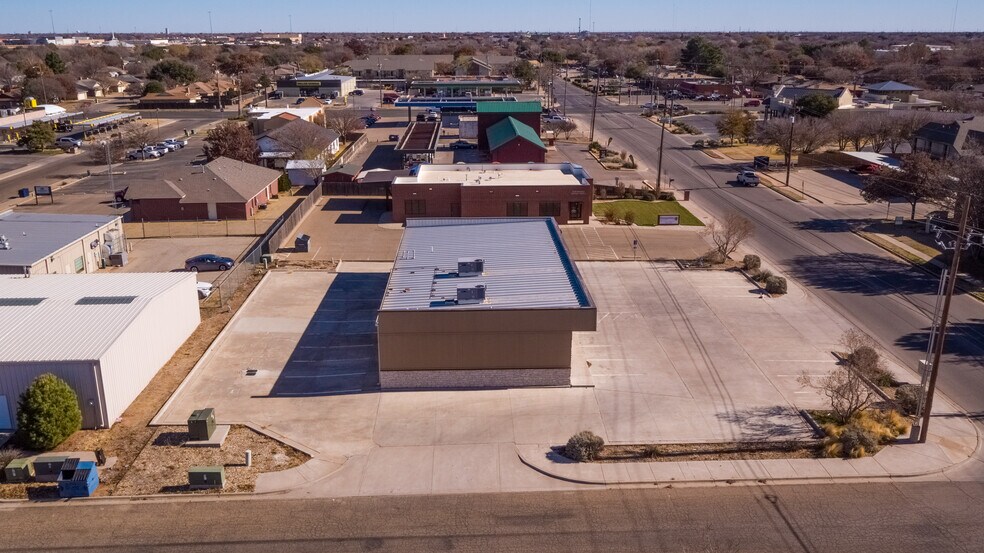 More Photos Of 5820 66th St, Lubbock Storefront Retail Office For Sale