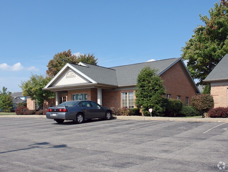 More Photos Of 900 Trailwood Dr, Youngstown Office For Sale
