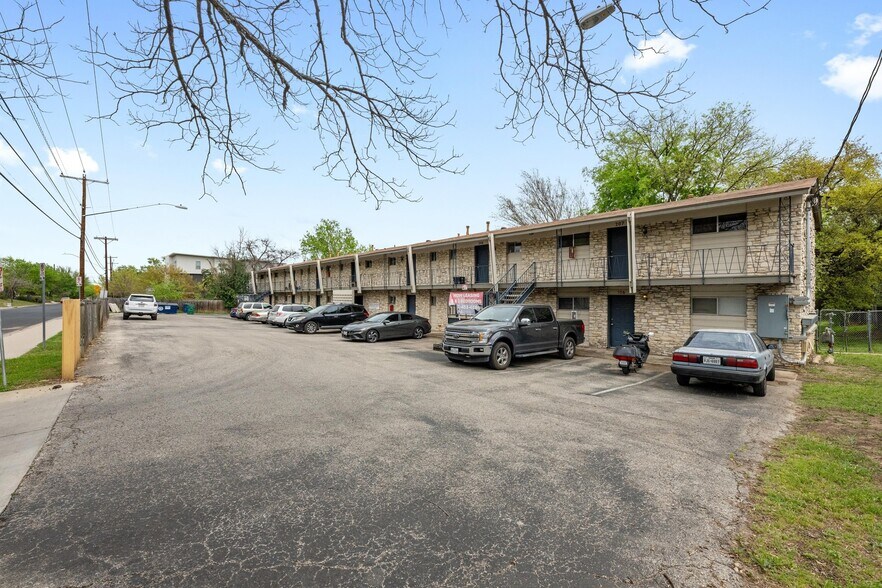 Primary Photo Of 2115 Goodrich Ave, Austin Apartments For Sale