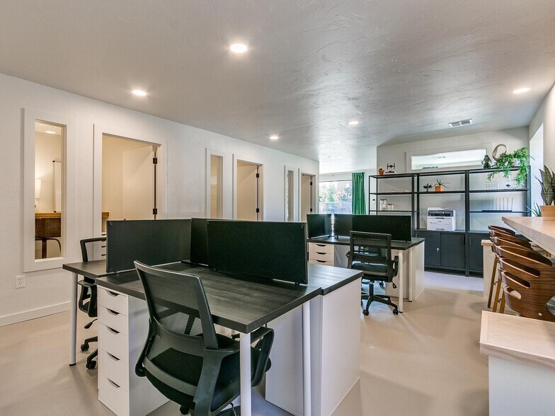 More Photos Of 527 E Main St, Norman Storefront For Lease