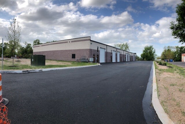More Photos Of 411-423 Nina Way, Warminster Township Light Distribution For Lease