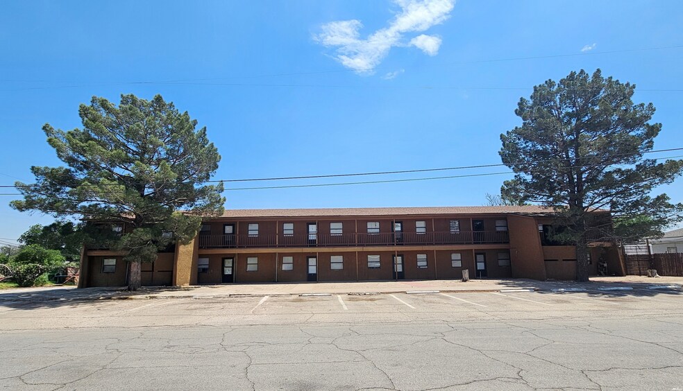 Primary Photo Of 708 N Fifth St, Carlsbad Apartments For Sale