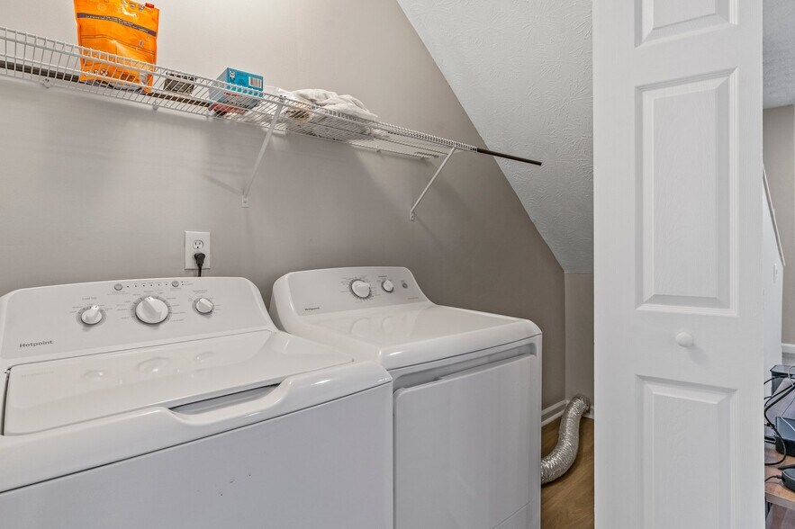 More Photos Of 1749 Hawthorne Ave, College Park Apartments For Sale