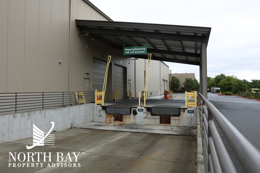 More Photos Of 3300 N Laughlin Rd, Santa Rosa Warehouse For Lease