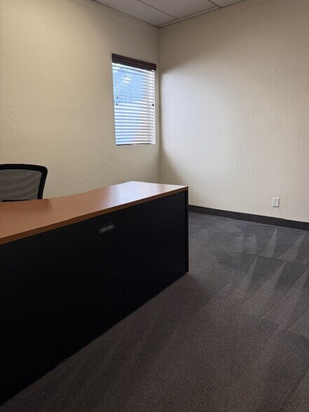 More Photos Of 4651 Quail Lakes Dr, Stockton Office For Lease