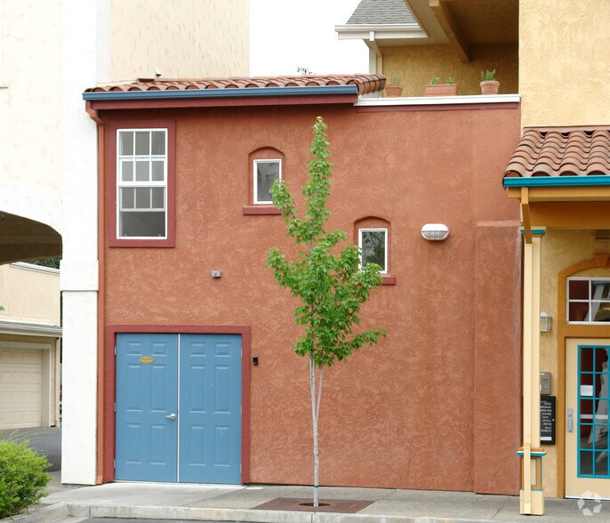 More Photos Of 220 Windsor River Rd, Windsor Apartments For Sale