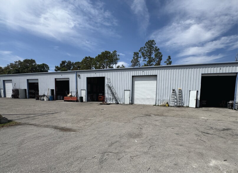More Photos Of 12090 Metro Pky, Fort Myers Warehouse For Lease