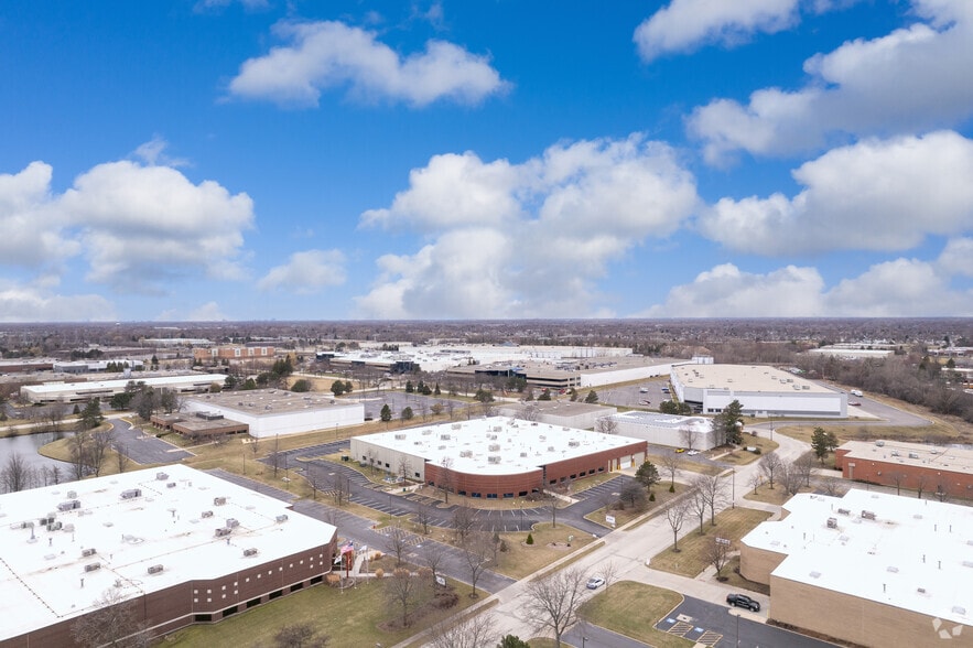 More Photos Of 909 Asbury Dr, Buffalo Grove Light Manufacturing For Lease