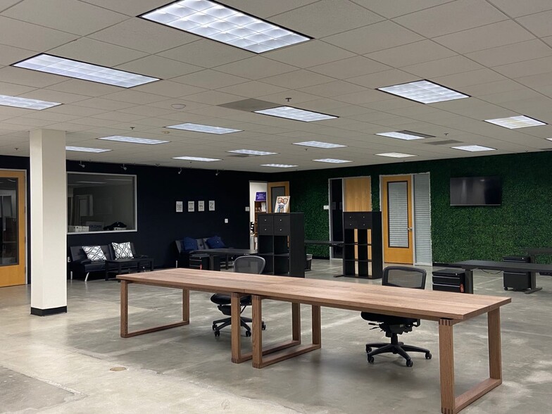 More Photos Of 20100-20200 S Western Ave, Torrance Warehouse For Lease