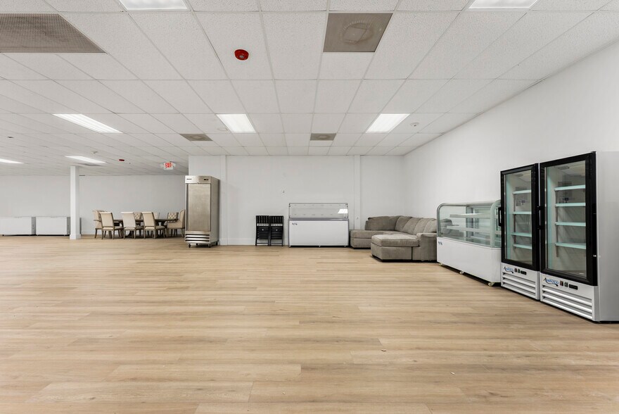 More Photos Of 2000 N Federal Hwy, Delray Beach General Retail For Lease