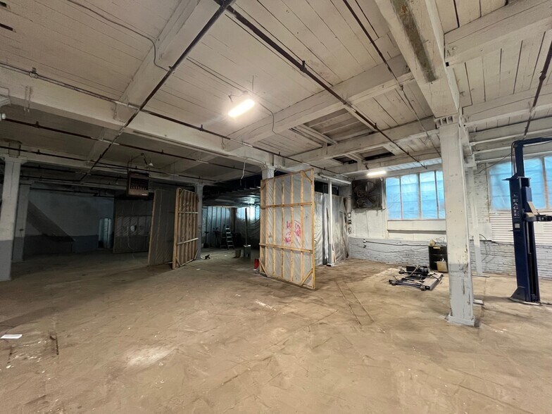 More Photos Of 3108 Fox St, Philadelphia Light Manufacturing For Lease