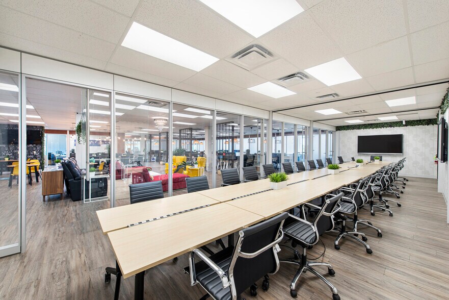 More Photos Of 2030 Bristol Cir, Oakville Office For Lease