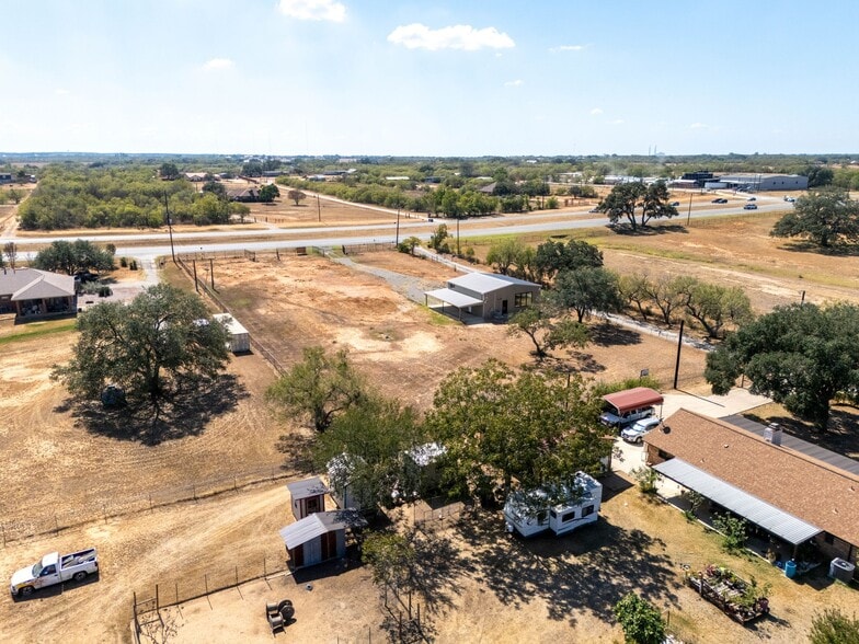 More Photos Of 13747 US Highway 87 S, Adkins Flex For Lease