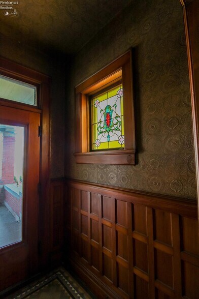 More Photos Of 516 W Washington St, Sandusky Office For Sale