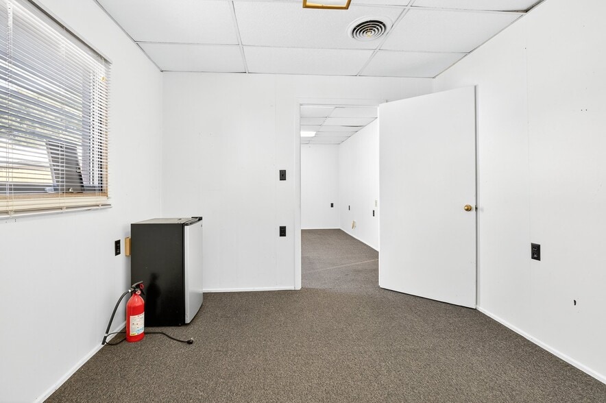 More Photos Of 929 Lititz Pike, Lititz Storefront Retail Office For Sale