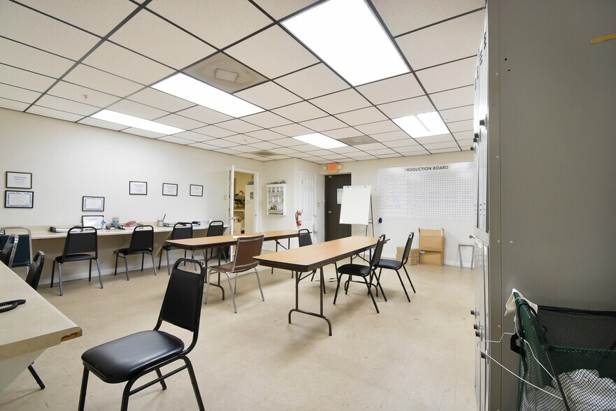 More Photos Of 1761 Dobbs Rd, Saint Augustine Warehouse For Lease