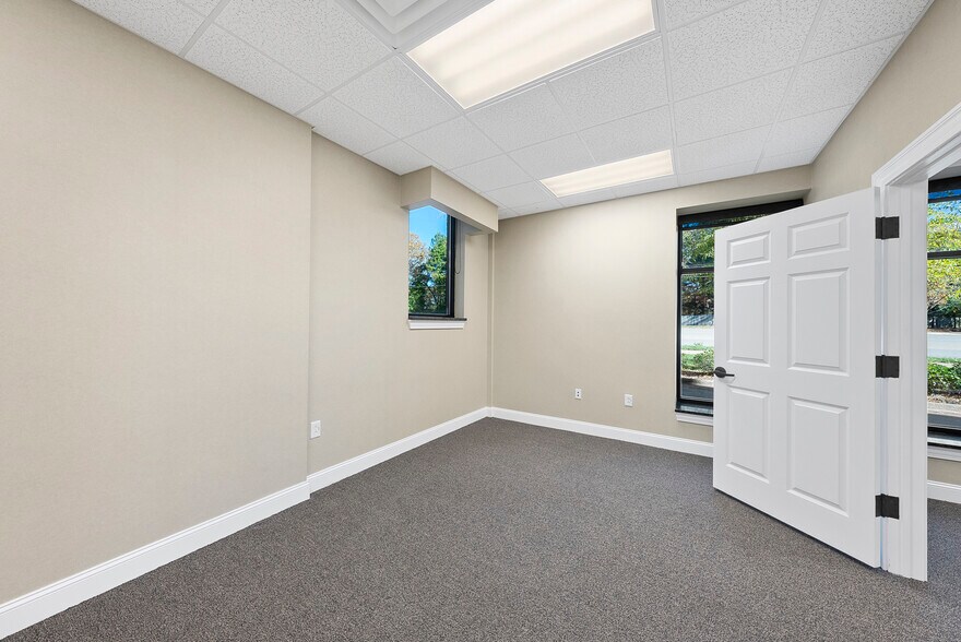 More Photos Of 701 Mutual Ct, Raleigh Office For Sale