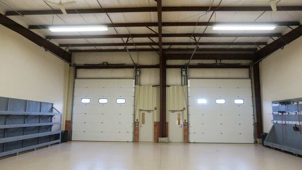 More Photos Of 200 Old County Cir, Windsor Locks Warehouse For Lease