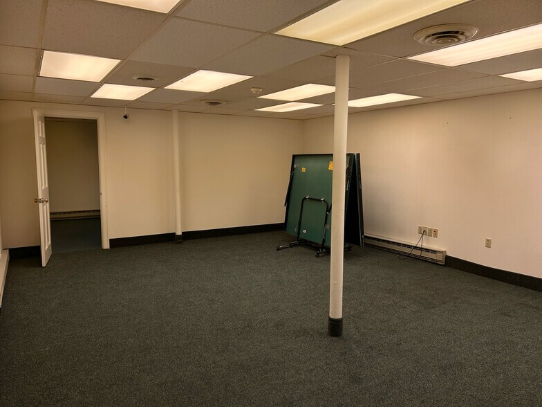 More Photos Of 24 Maple St, Glens Falls Office Residential For Lease