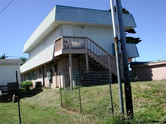 More Photos Of 94181 4th St, Gold Beach Office Residential For Sale