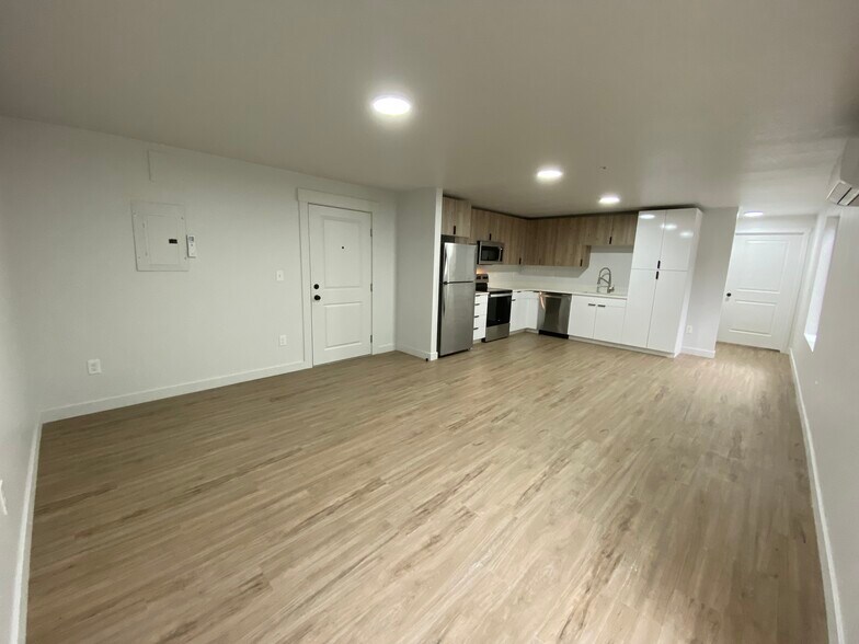 More Photos Of 404 E 5600 S, Salt Lake City Apartments For Sale