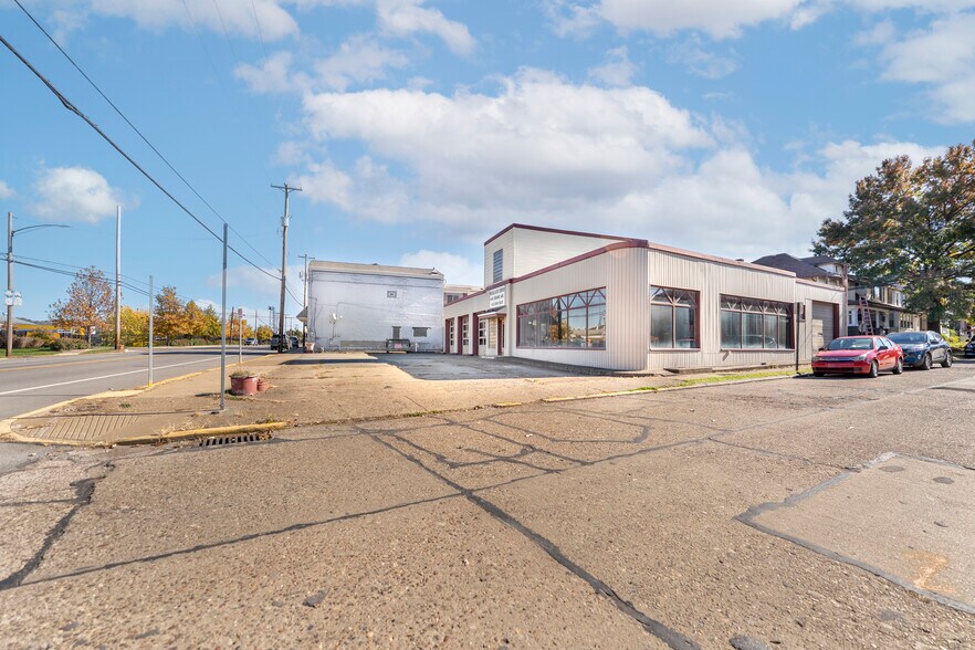 More Photos Of 4913 Grand Ave, Pittsburgh Auto Repair For Sale