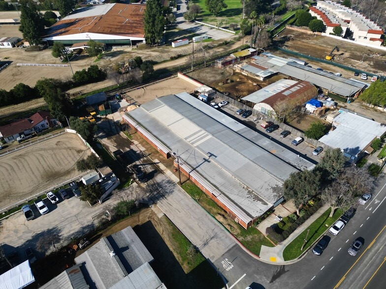 More Photos Of 1830 Riverside Dr, Glendale Horse Stables For Sale