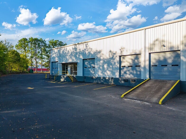 More Photos Of 123-139 Ragland Rd, Jackson Warehouse For Lease