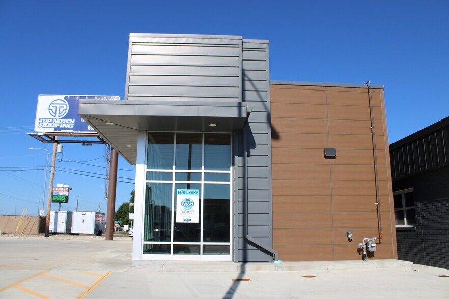 More Photos Of 2100 W 41st St, Sioux Falls General Retail For Sale