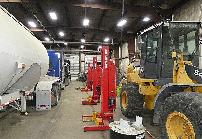 More Photos Of 70 N Gates Ave, Buffalo Truck Terminal For Lease