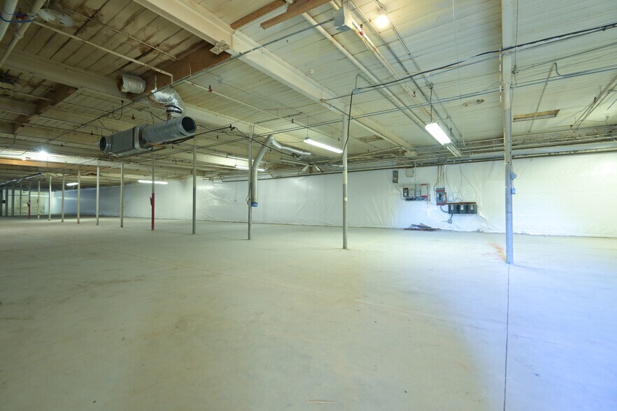 More Photos Of 101 N Yates St, Gastonia Warehouse For Lease