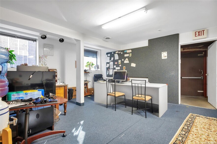 More Photos Of 83 Watermill Ln, Great Neck Office For Sale