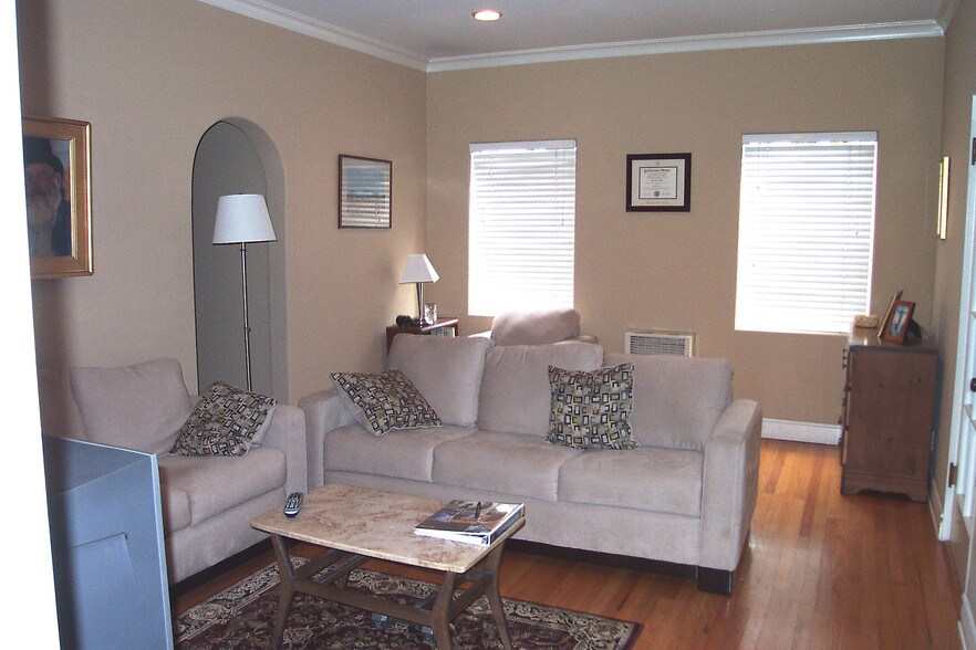 More Photos Of 1147 6th St, Santa Monica Apartments For Sale