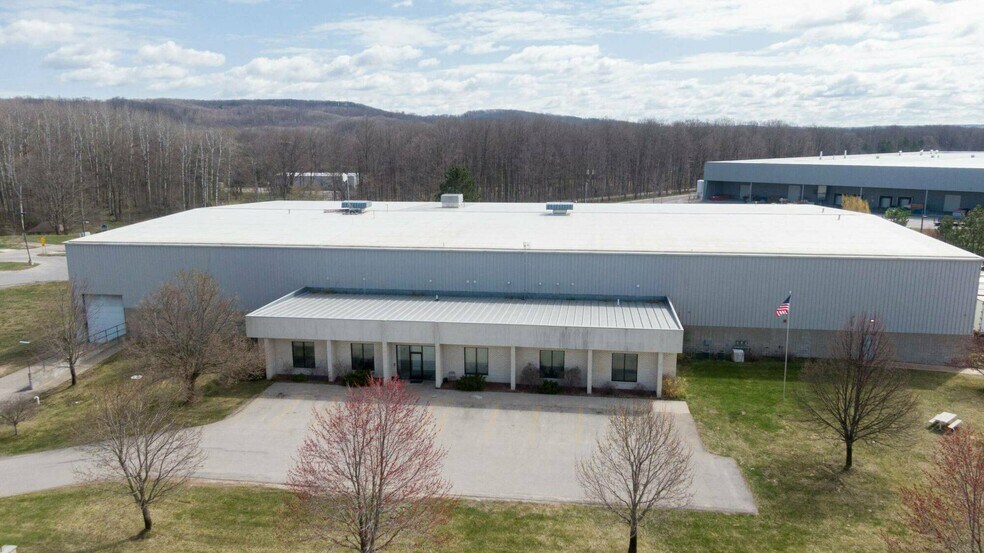 More Photos Of 827 Moll Dr, Boyne City Manufacturing For Lease
