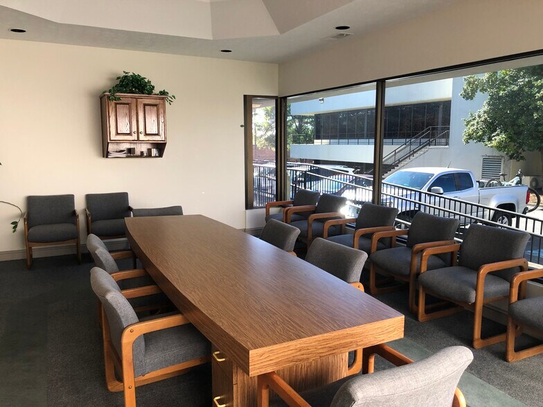 More Photos Of 2707 Buford Hwy, Atlanta Office For Sale