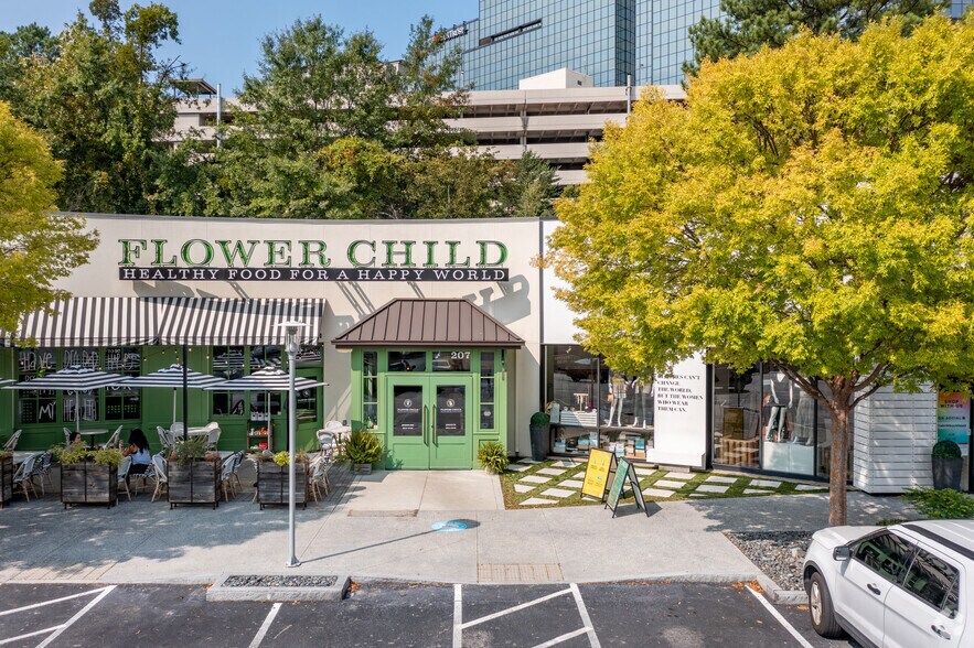 More Photos Of 3400 Around Lenox Dr, Atlanta General Retail For Lease