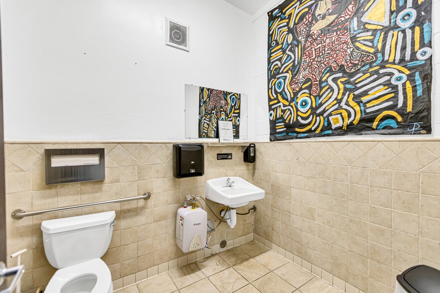 More Photos Of 1011 Del Paso Blvd, Sacramento Restaurant For Sale