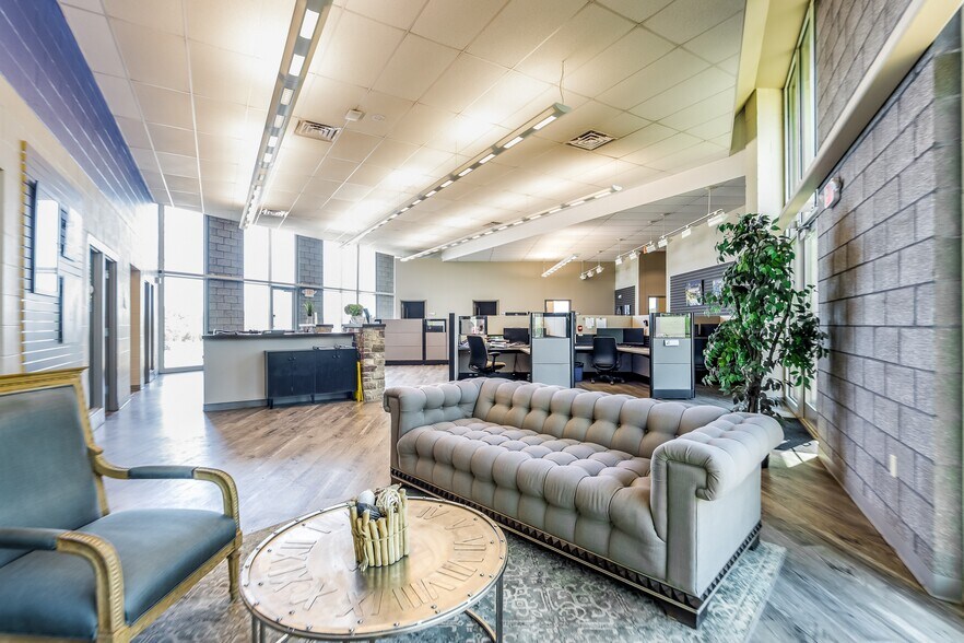 More Photos Of 109 Diversified Dr, Villa Ridge Service For Lease