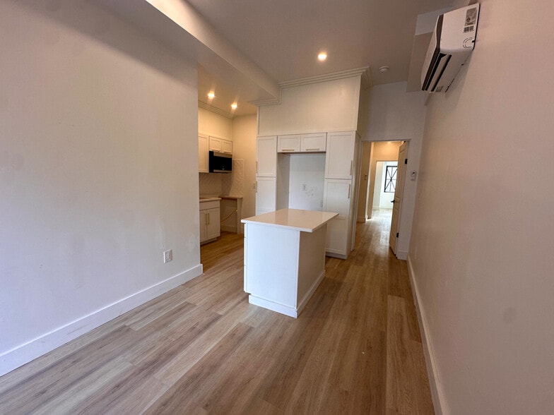 More Photos Of 2709 Westerville Rd, Columbus Light Manufacturing For Sale