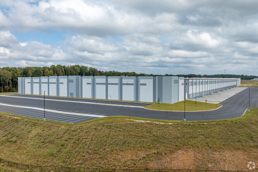 More Photos Of 134 Long Rd, Williamston Distribution For Sale