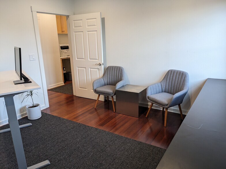 More Photos Of 77 Front St, Danville Medical For Lease